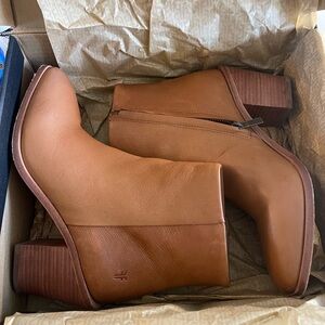 Women’s Frye Georgia Bootie Size 7.5 Cognac